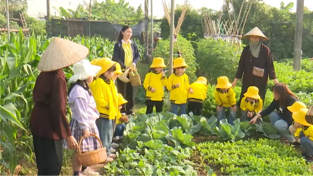 Giáo dục nông nghiệp qua trải nghiệm thực tế | Vì trẻ em | 16/12/2025